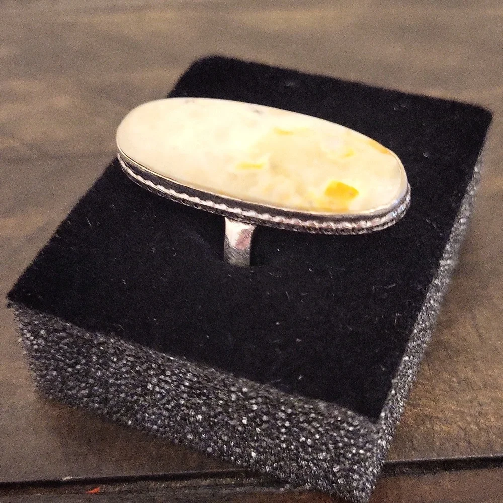 NWOT Agate Gemstone Silver Ring